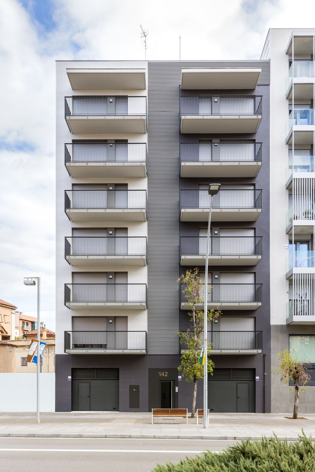ADEMÀ CANELA COMELLA Arquitectes Associats S.L.P: Edificio plurifamiliar en Barcelona